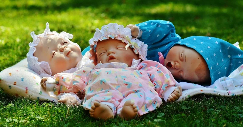 Baby fremdelt nicht: ist das ein Problem?
