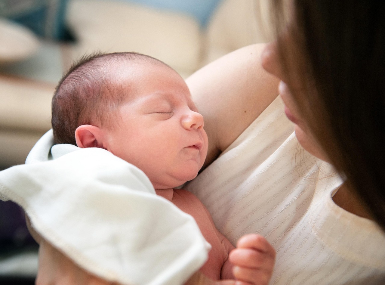 entdecken sie hochwertige babypflegeprodukte, die sanft zur empfindlichen haut ihres neugeborenen sind. unser sortiment umfasst alles von lotionen bis zu windeln, um das wohlbefinden ihres babys zu gewährleisten.
