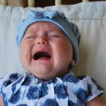 entdecken sie effektive strategien zur beruhigung eines schreienden babys. erfahren sie, wie sie die bedürfnisse ihres neugeborenen verstehen und ihm geborgenheit schenken können.