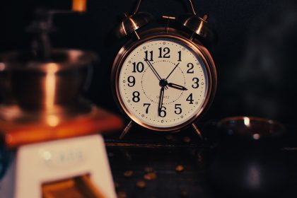 übelkeit in der schwangerschaft: ursachen, symptome und tipps zur linderung. erfahren sie, wie sie mit morgendlicher übelkeit umgehen können und welche unterstützenden maßnahmen helfen.